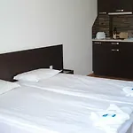 Happy Aparthotel