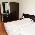 Happy Aparthotel